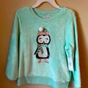 Super cozy Shirt never worn w/tag for girls